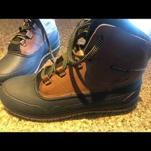 NWT Men’s Waterproof Winter Boots